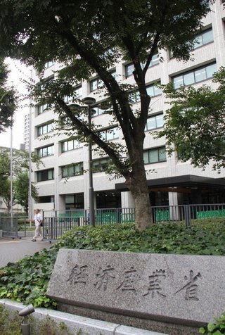 【措置】韓国向け輸出、政府が一部許可　先端材料の厳格化後初