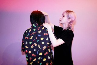 「とうとう抜かされましたか」益若つばさ、愛息との“背比べショット”にファンほっこり