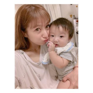 辻希美、自分で切ったぱっつん前髪ショット公開「切ったった」
