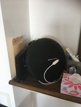 汚くてごめん。ここをなんとかスッキリさせられる収納術ってないかな？