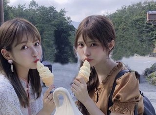 益若つばさ、息子とのプールショット公開「レア感ある」水着姿に反響