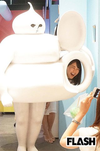 TBS「朝の顔」若林有子アナが「うんこオブジェ」で笑顔