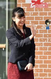 佳子さまの巻き髪が一昔前の君島十和子みたいになってる