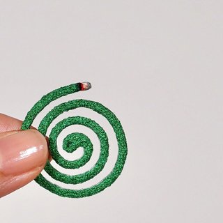 蚊も騙されてしまいそう　刺繍で作った蚊取り線香がすごい