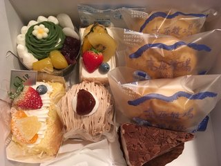 &#x{11:F8E2};なんでもいｰから&#x{11:F8E2};