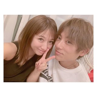 辻希美、夫・杉浦太陽とキス寸前２ショット…「離れ離れ」でも「お互い頑張る」