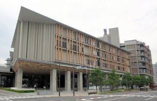 県職員「人事が不安で」…ＰＣで情報盗み見た疑い