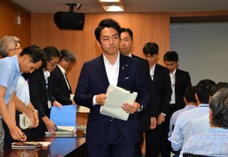 「セクシー」な小泉進次郎さん、目立つアイコンとしてのメリットを考える