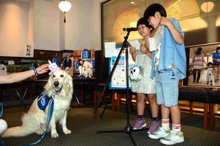 【静岡】病床の子を癒やし励ます犬