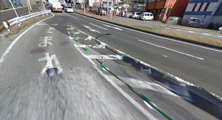 【悲報】ママスタ民、この場合左右どちらのウインカーを出せばいいのかわからないと話題に