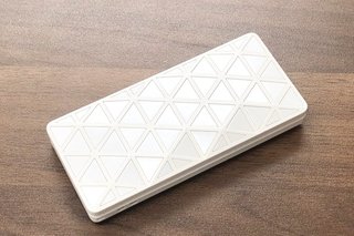 ガラケー人気が再燃!? 専門店の社長に理由を聞きにいったら、スマホにない魅力を熱弁された