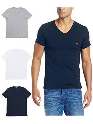 Vネックの服を着る男ってどう思う？