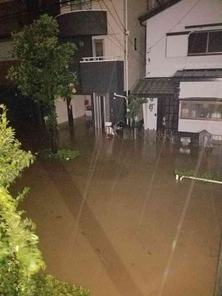 ヤバ… 大型で非常に強い台風19号　三連休に直撃のおそれ