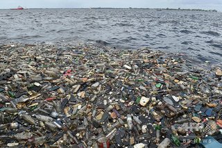 海洋プラごみは中国の商船が発生源か 南大西洋の英領島