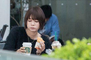 真木よう子、娘を木村カエラに預ける