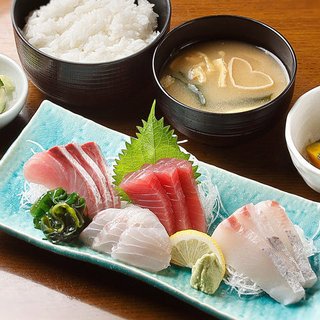 この刺身定食、完食できたら無料、残したら代金780円を支払わなきゃいけないとしたら
