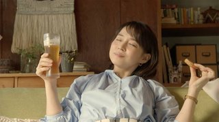 50歳を迎えた石田ゆり子さん、20代にしか見えないと話題に