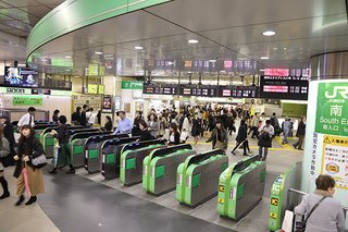 人身事故撮影、モラル問う　JR新宿駅、異例の放送