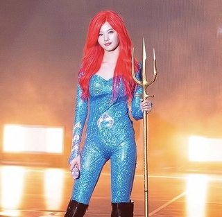 TWICEサナのハロウィンコスがエロすぎてファン大熱狂！！！