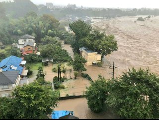 ヤバ… 大型で非常に強い台風19号　三連休に直撃のおそれ