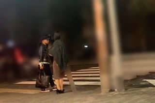 バイきんぐ小峠英二　吉岡里帆似の美女と自宅デート