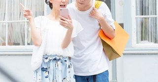 なぜスマホで調べずに聞くの？50代の行動に20代が違和感