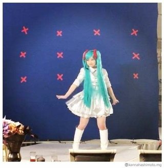 橋本環奈、初音ミクのコスプレ姿に「可愛い過ぎる」ネットで絶賛。 	 