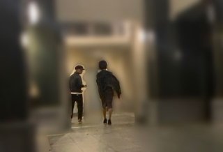 バイきんぐ小峠英二　吉岡里帆似の美女と自宅デート