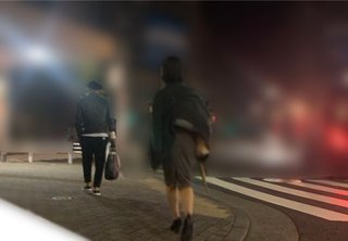 バイきんぐ小峠英二　吉岡里帆似の美女と自宅デート