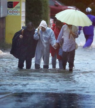 東松山市の都幾川で氾濫発生　台風19号が伊豆半島に上陸