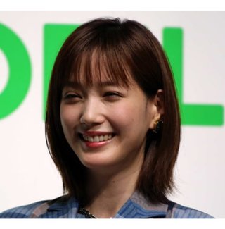 本田翼がボアコート姿を披露