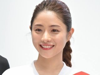 石原さとみって絶対整形してないよね？