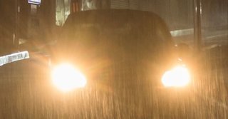 20分以上もハイビームのままの後続車に注意しに行ったら… まさかの対応に賛否両論