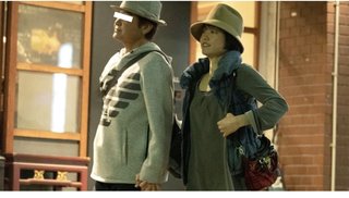 飯島直子、実業家夫の“路チュー不倫” 現場撮！ ガールズバー勤務の舞台女優と