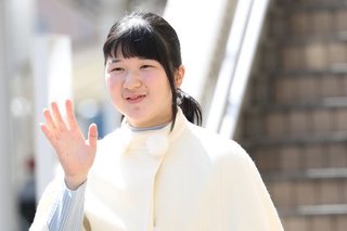 眞子さま・佳子さまは女性宮家拒否か　愛子さまが皇室を背負うことに