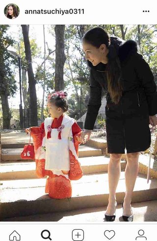 土屋アンナ、長女・星波ちゃんの七五三を報告　親子ショットに反響多数
