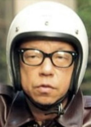 「バイきんぐ」小峠英二がレアなバイクでさっそうと飛ばす通勤姿