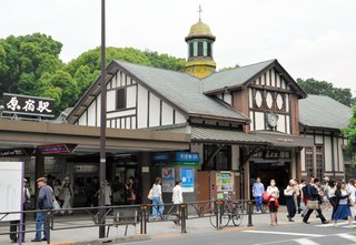 原宿駅の駅舎、五輪後に解体へ