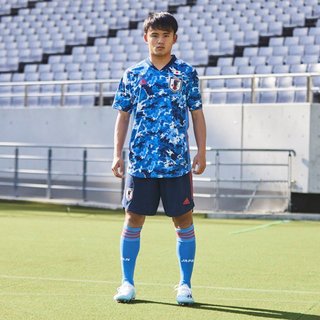 サッカー日本代表の新ユニだっさwww