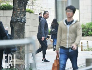 清原和博　『アルマーニ』で買い物し西麻布で会食“バブルな一日”