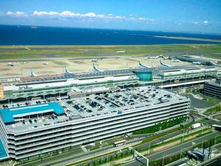 東京 羽田空港で断水の情報相次ぐ