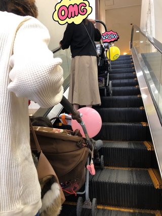 エスカレーターでベビーカー