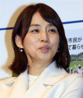 【画像】石田ゆり子さん、50歳になっても「まだ可愛い」「ギリ30代に見える」と話題に