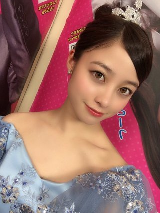 橋本環奈、全身写さなければ綺麗なのにね...