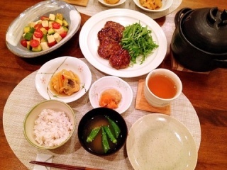 小倉優子の黄ばんだまな板にネット民が悲鳴  あまりにも汚すぎる？