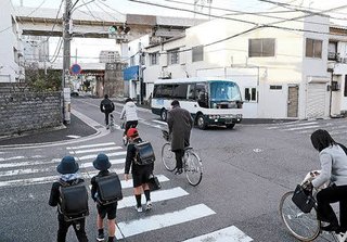 【広島】通学路の信号機撤去方針なぜ