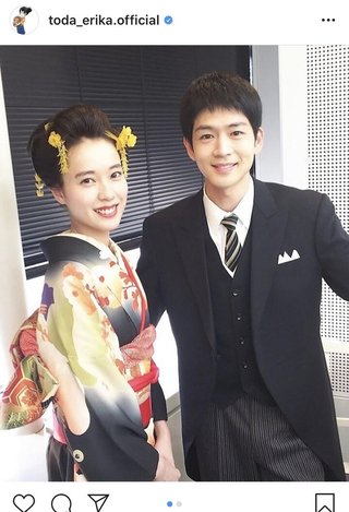 戸田恵梨香「無事結婚致しました」八郎とのツーショットに反響 