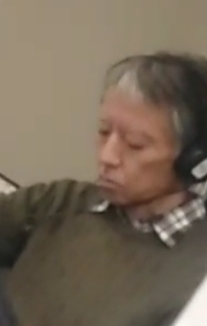 このジジイ電車で独り言うるさい