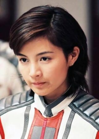 クリスマスのCMでブレークした美人女優・吉本多香美【現在は自給自足の生活】