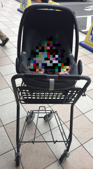 持ち運びできるチャイルドシートって